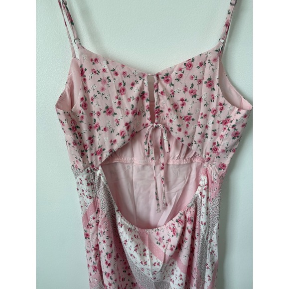 New Hollister Asymmetrical Hem Midi Dress – Light Pink Floral – Extra Large - Picture 5 of 5